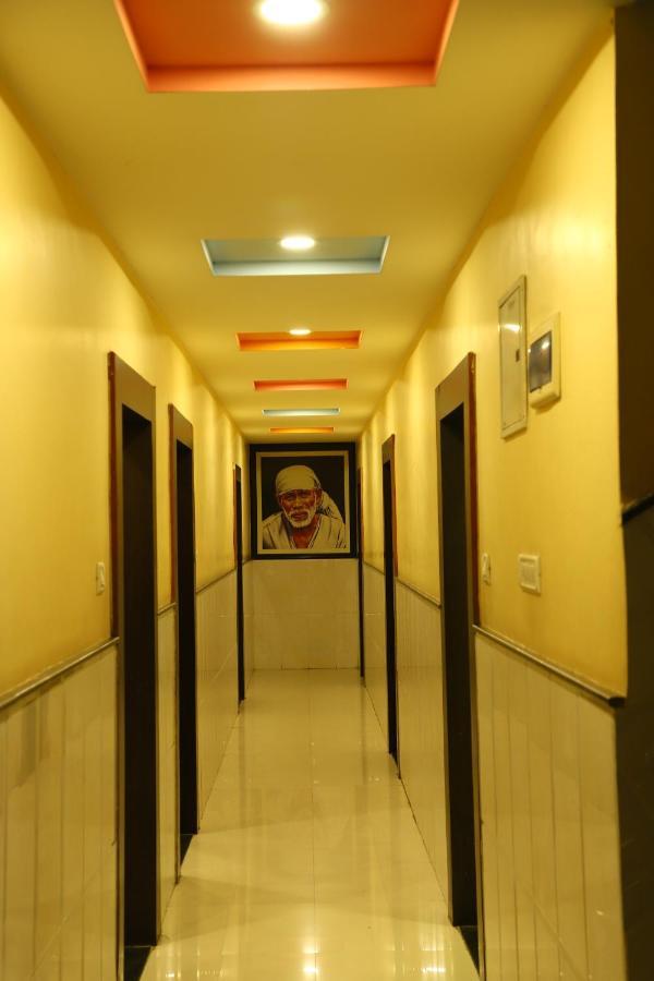 Sai Madhavi Palace Hotel Shirdi Exterior foto