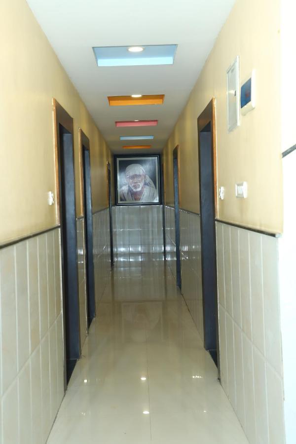 Sai Madhavi Palace Hotel Shirdi Exterior foto